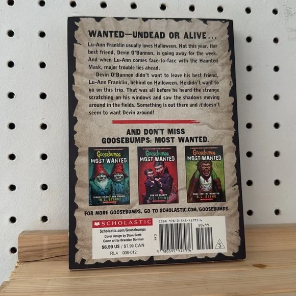 Scholastic‎ Goosebumps Wanted: The Haunted Mask - Green and Black Cover - Picture 2 of 2